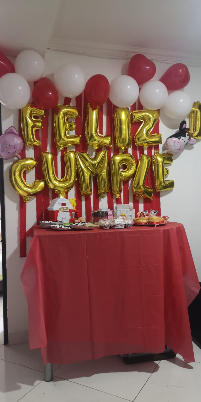 Historias Imaginarias ¡1er cumpleaños! Fiesta de animales de granja Historias Imaginarias ¡1er cumpleaños! Fiesta de animales de granja