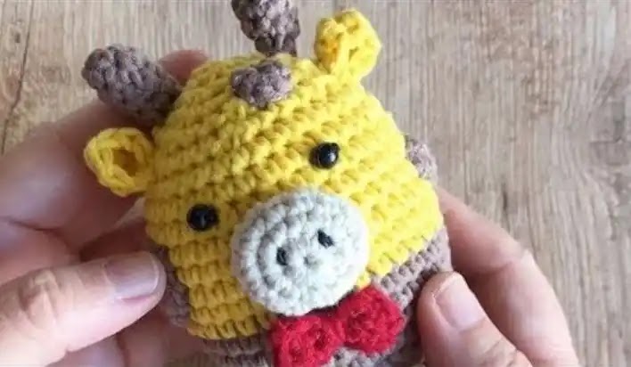jirafa amigurumi paso a paso