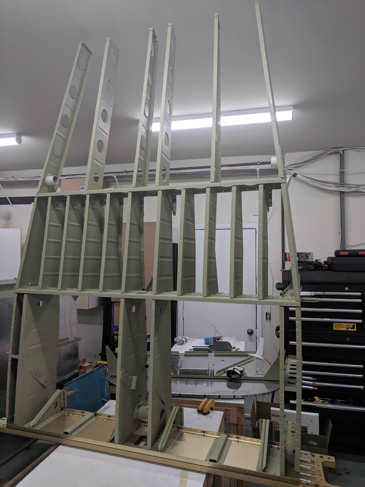 Damazio family's RV-10 project: Mid-fuselage ribs riveting done, skins ...