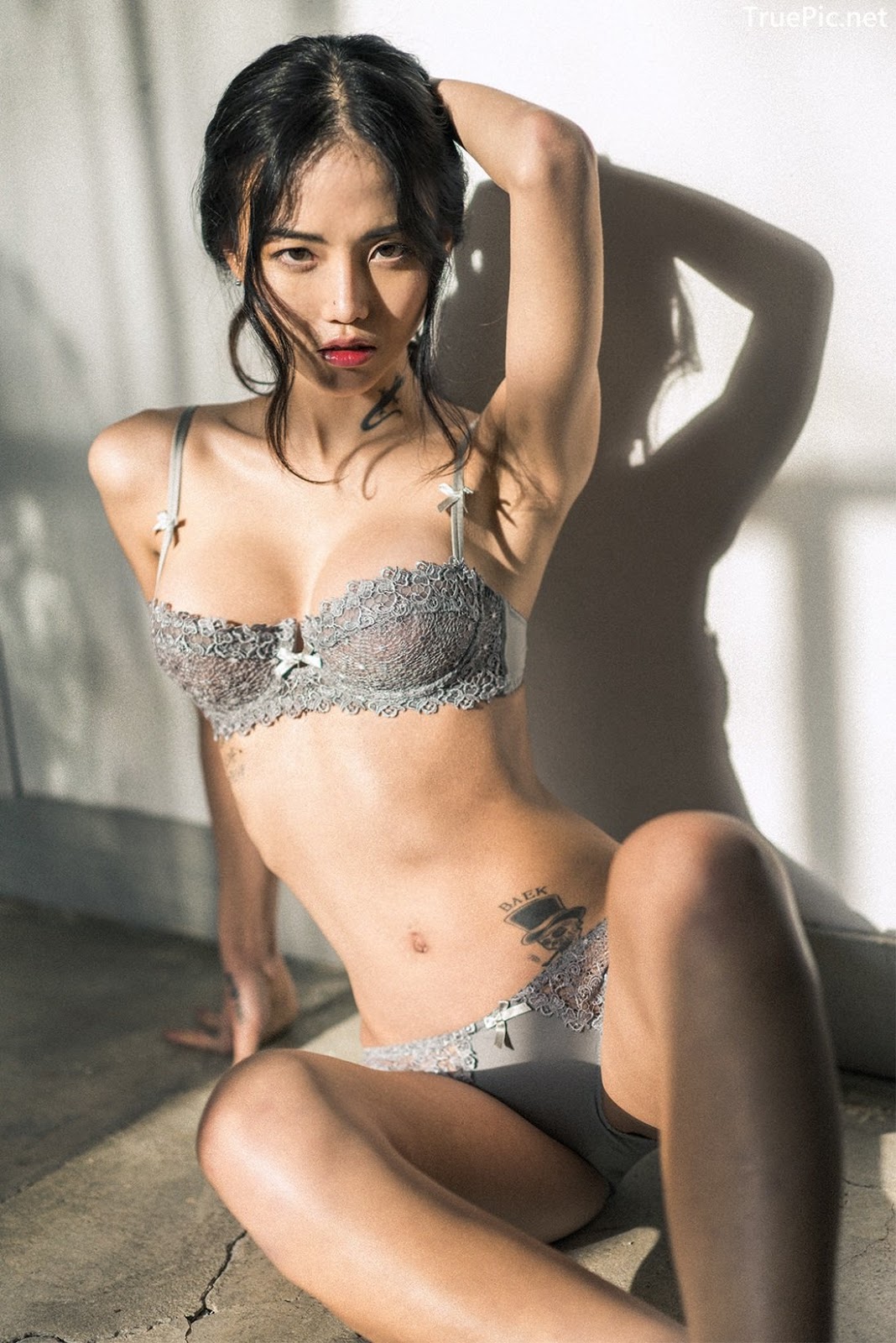 Image-Korean-Fashion-Model–Baek-Ye-Jin–Sexy-Lingerie-Collection-2-TruePic.net- Picture-36