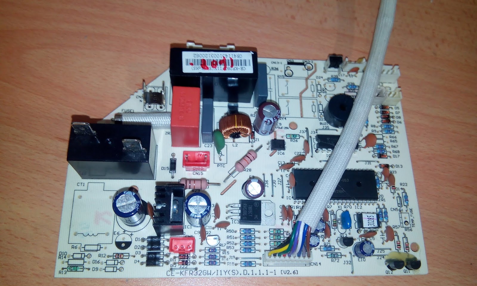 Life Begins at Forty Carrier aircon mainboard repair CEKFR32GW/I1Y(s)
