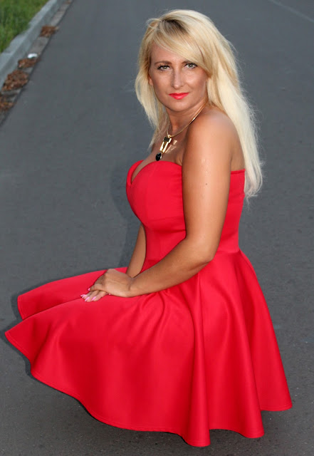 czerwona3.jpg