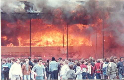 Stadion Old Trafford Markas Manchester United Terbakar! Stadion Old Trafford Markas Manchester United Terbakar!
