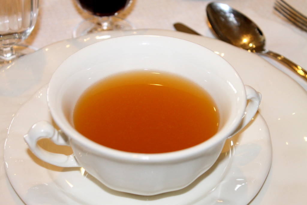 H c M EL ORIGEN DEL CONSOMÉ