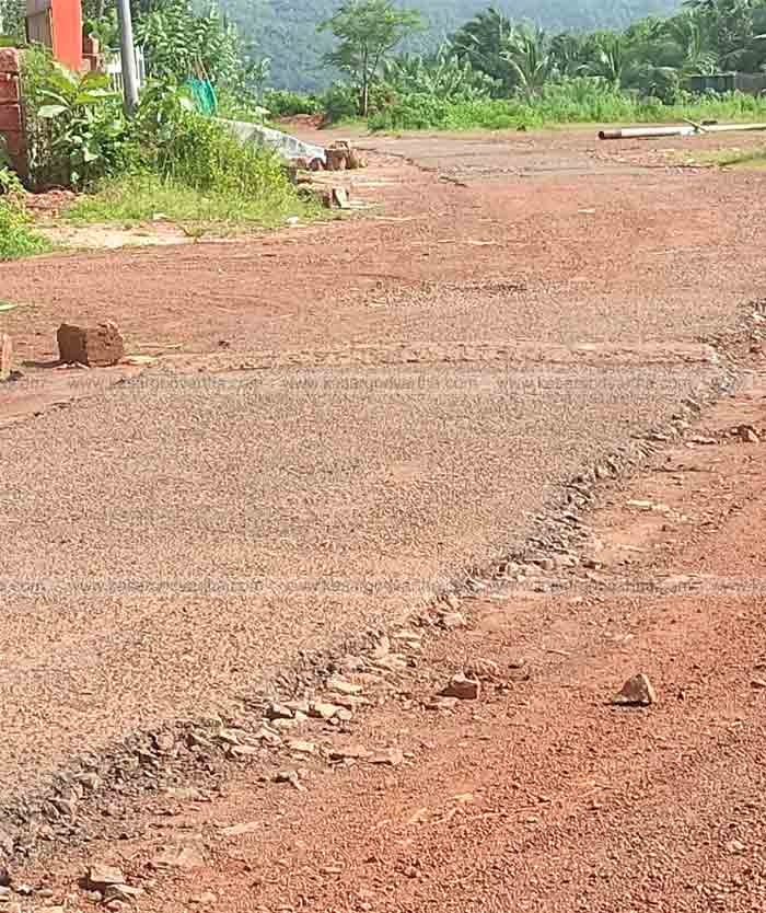 Kasaragod, Kerala, News, Muslim League submitted a petition to CH Kunjambu for Bovikanam - Bavikkara - Kuttyanam - Iriyanni road development.