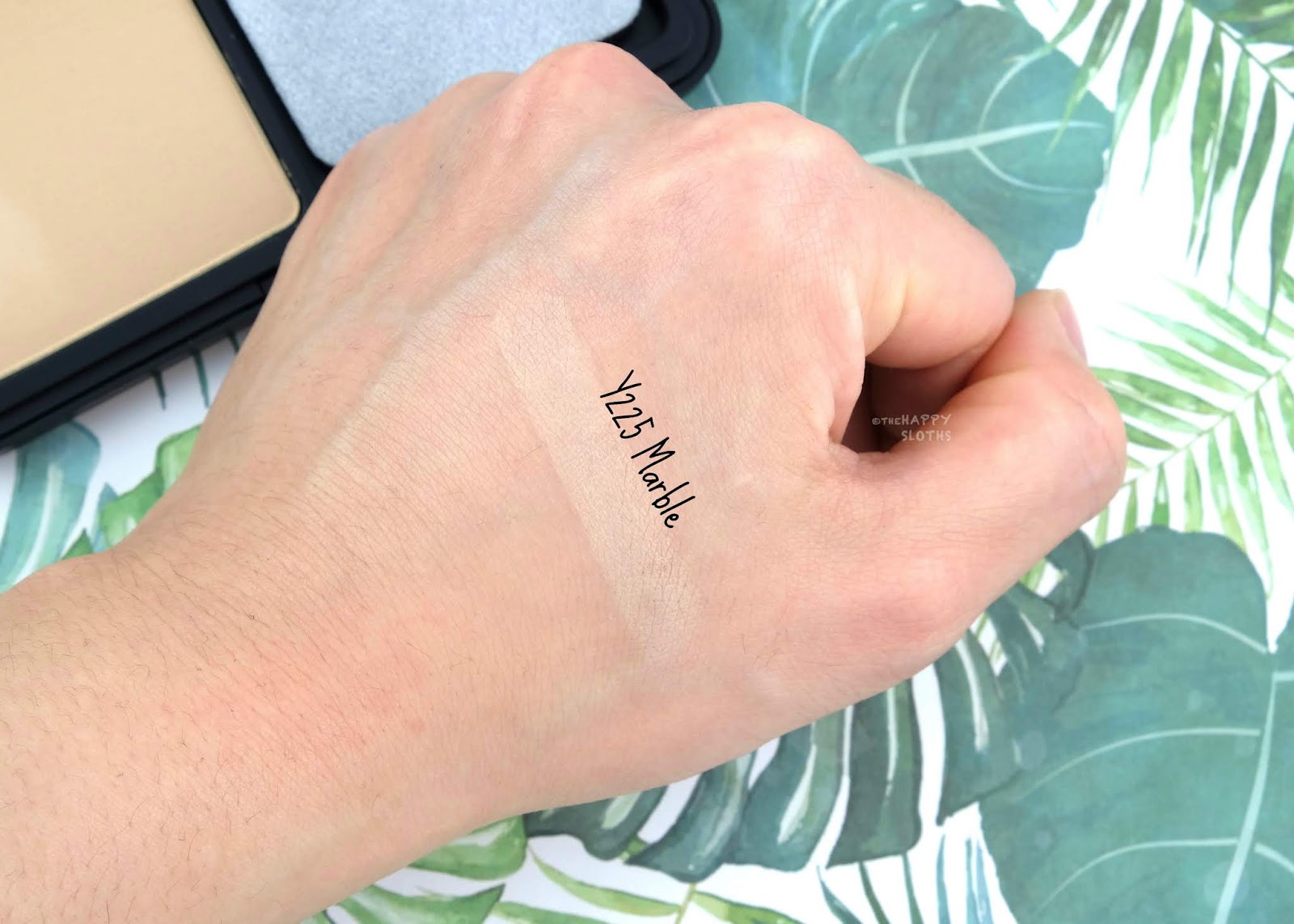 Læge Udfordring nål Make Up For Ever | Matte Velvet Skin Blurring Powder Foundation: Review and  Swatches | The Happy Sloths: Beauty, Makeup, and Skincare Blog with Reviews  and Swatches