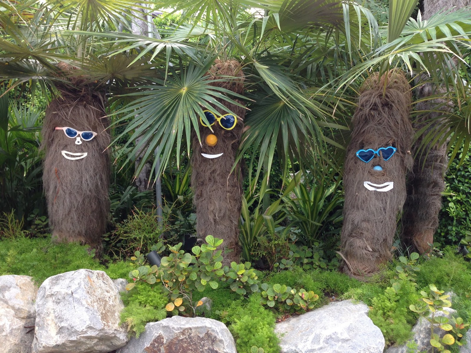 Garden Accessories Modern & Contemporary Lawn Ornaments