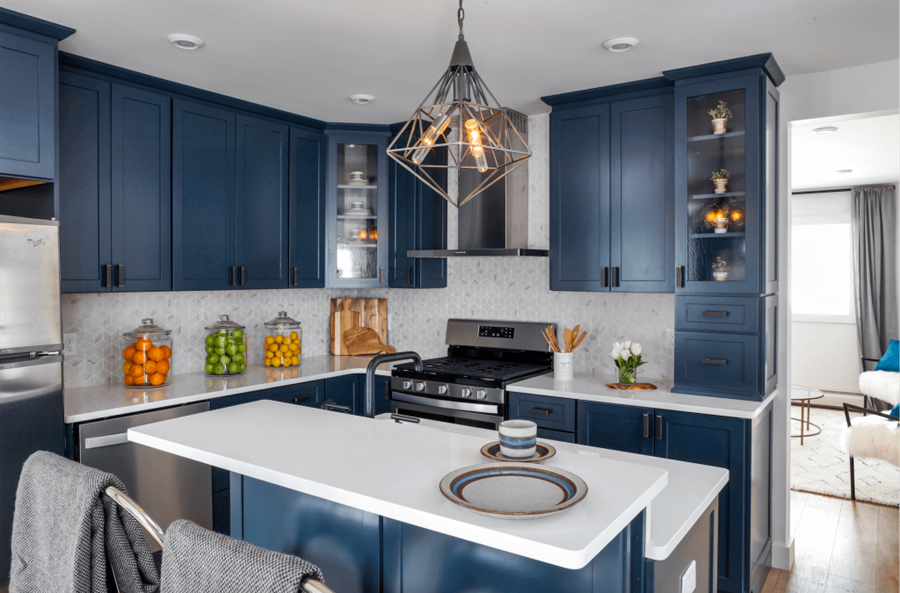 10 Trendy Navy Blue Cabinets You Ll Fall In Love With Kitchen