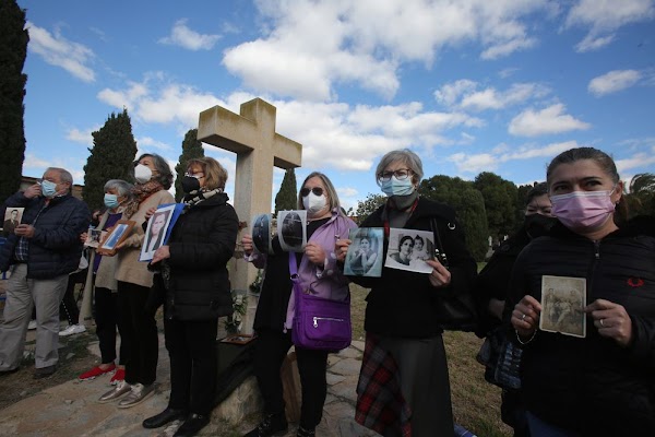 La búsqueda de represaliados del franquismo en los 40 conduce al rastro de bebés robados en los 60 La búsqueda de represaliados del franquismo en los 40 conduce al rastro de bebés robados en los 60