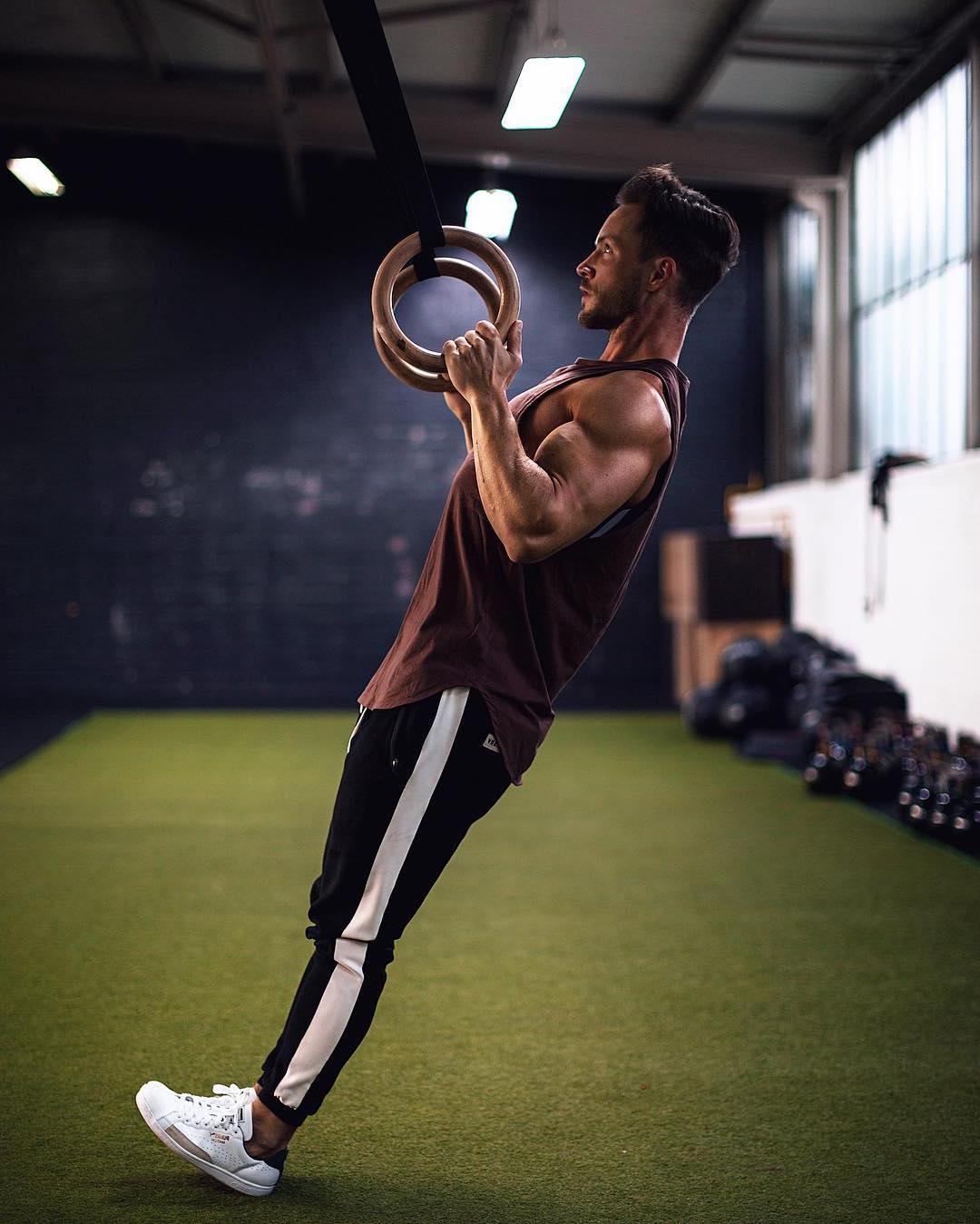 strong-hot-guys-training-biceps-gym