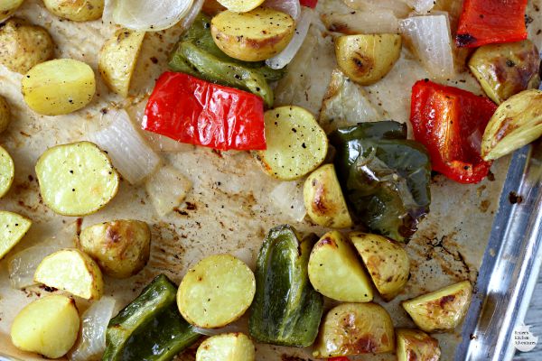 Oven Roasted Potatoes O'Brien | by Renee's Kitchen Adventures - Healthy side dish recipe perfect for breakfast, lunch or dinner!  Potatoes, peppers and onions are perfect partners in this side dish recipe! 
