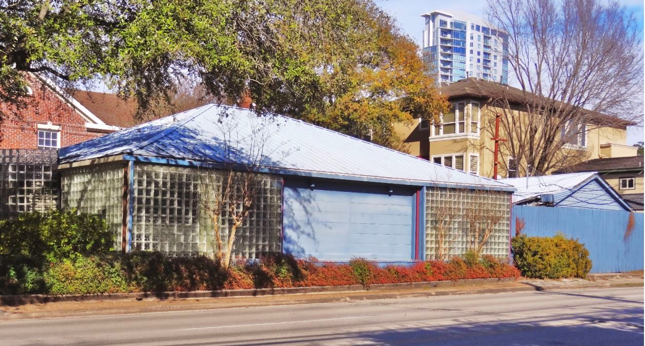 Quenton Elliott Jewelry Company LLC 2943 Ferndale St Houston, TX 77098 Quenton Elliott Jewelry Company LLC (2015 photo of glass tile building) on W Alabama Street Houston, TX 77098