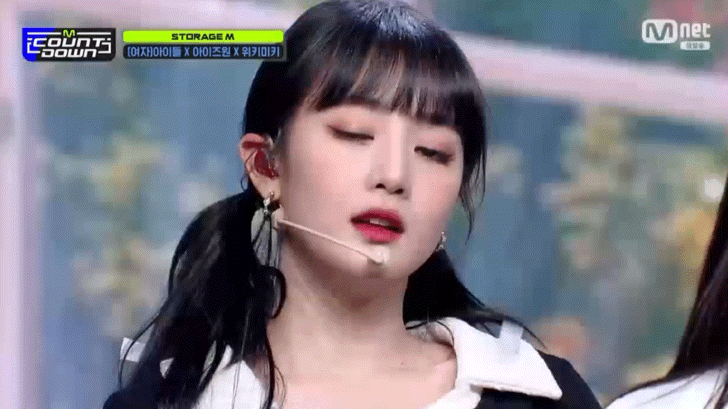 여자아이들 민니 양갈래 머리 - 꾸르