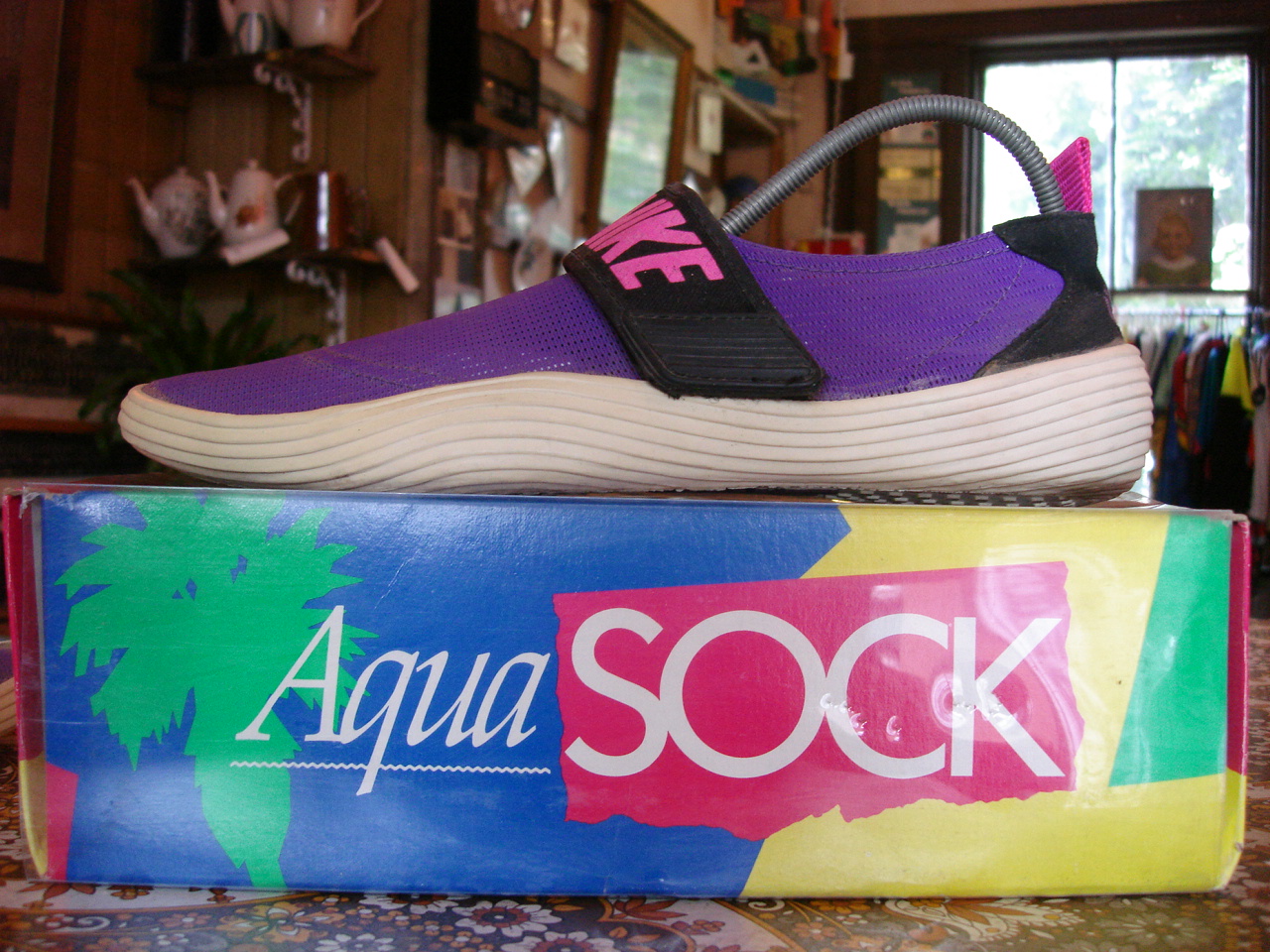 theothersideofthepillow vintage NIKE aqua sock US11 strapon aqua gear