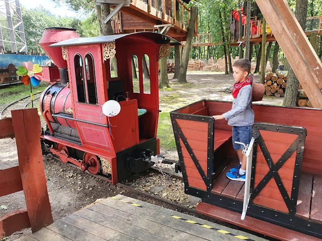 Twinpigs Żory - Amerykański Park Rozrywki - Polska z dzieckiem - podróże z dzieckiem - park rozrywki na Śląsku - rodzinny park rozrywki - atrakcje dla dzieci na Śląsku - aktywne wakacje z dzieckiem