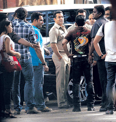Salman Khan on location photo shoot in police dress