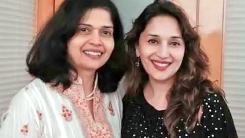 madhuri-dixit-sisters-and-her-family