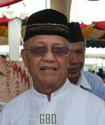 Gubernur Aceh; Syamsuddin Mahmud