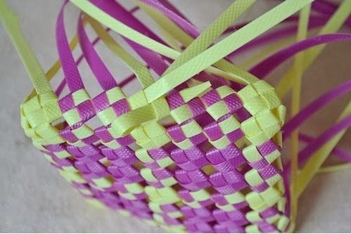 DIY Weaved Basket from Packing Strip - The Idea King