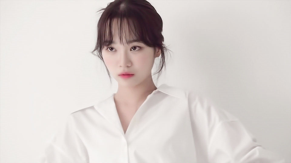 김채원 새 프로필 촬영 - 꾸르
