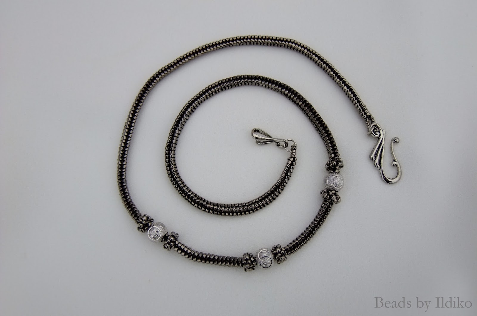 Beads by Ildiko Silver herringbone necklace with silver balls