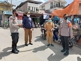 Gelar Operasi Yustisi di Jalan Poros, Personil Polsek Alla ingatkan Warga Agar Mematuhi Prokes