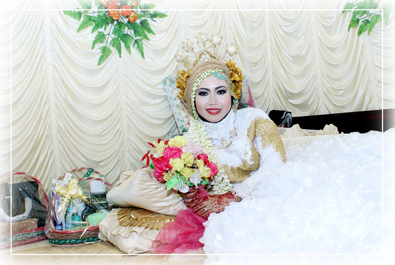 gaun pengantin putih 