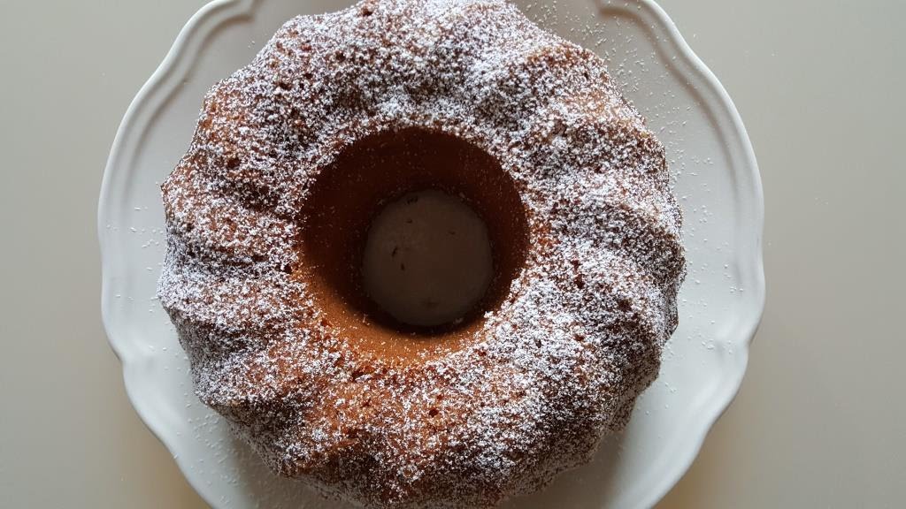 eat-culture: Luftiger Mandelguglhupf aus Salzburg (Airy almond guglhupf ...