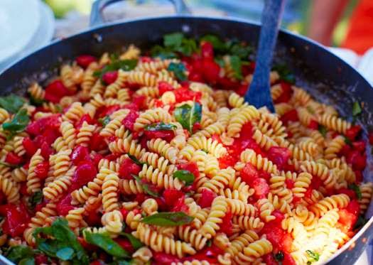 GOOD FOODIE: Fusilli With Raw Tomato Sauce