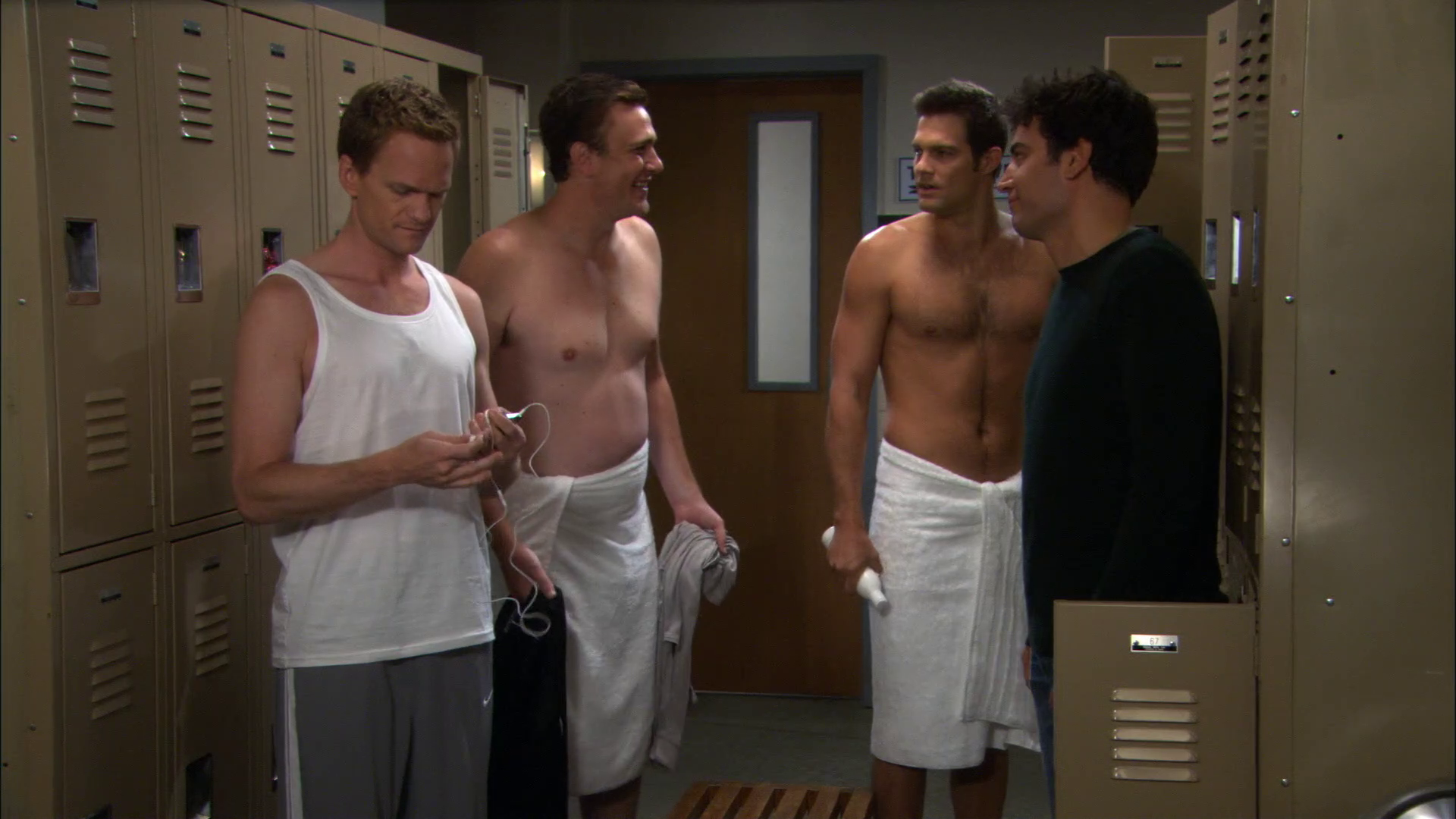 Geoff Stults, Josh Radnor, Neil Patrick Harris and Jason Segel shirtless in...