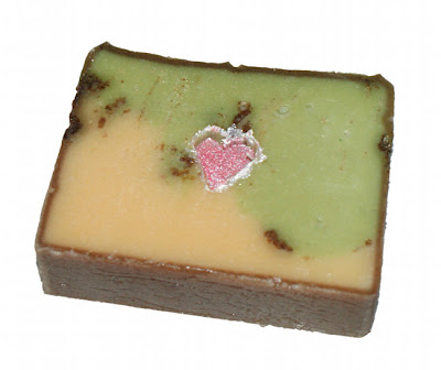 DIY Hand Stamped Valentine's Day Soaps - Homemade Valentine's Day Gift Idea - Creative Ways to Use Stamps and Mica to Decorate Your Cold Process Soaps DIY Hand Stamped Valentine's Day Soaps - Homemade Valentine's Day Gift Idea - Creative Ways to Use Stamps and Mica to Decorate Your Cold Process Soaps