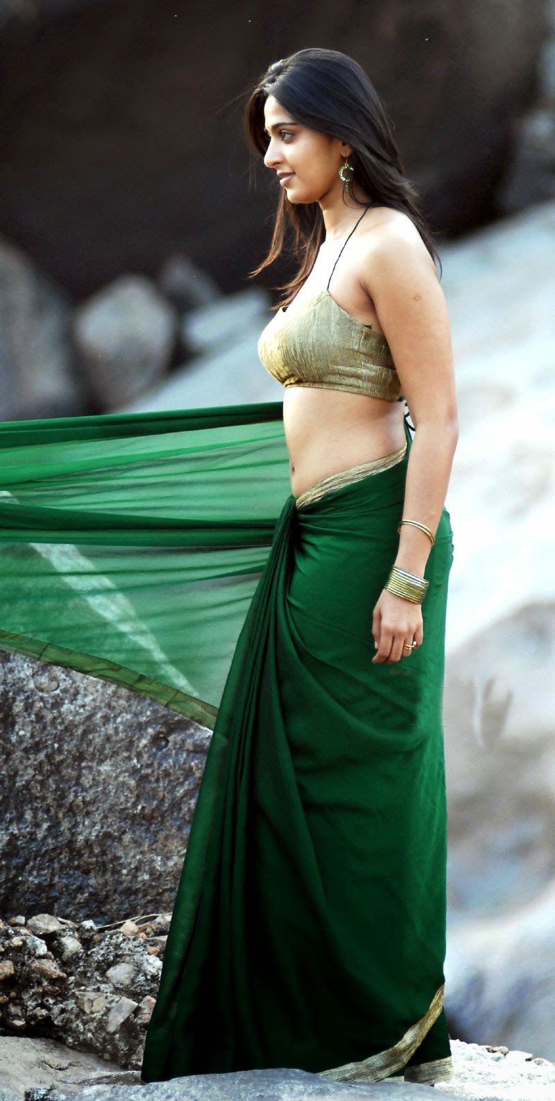 Anushka Shetty Hot Navel Show In Green Saree
