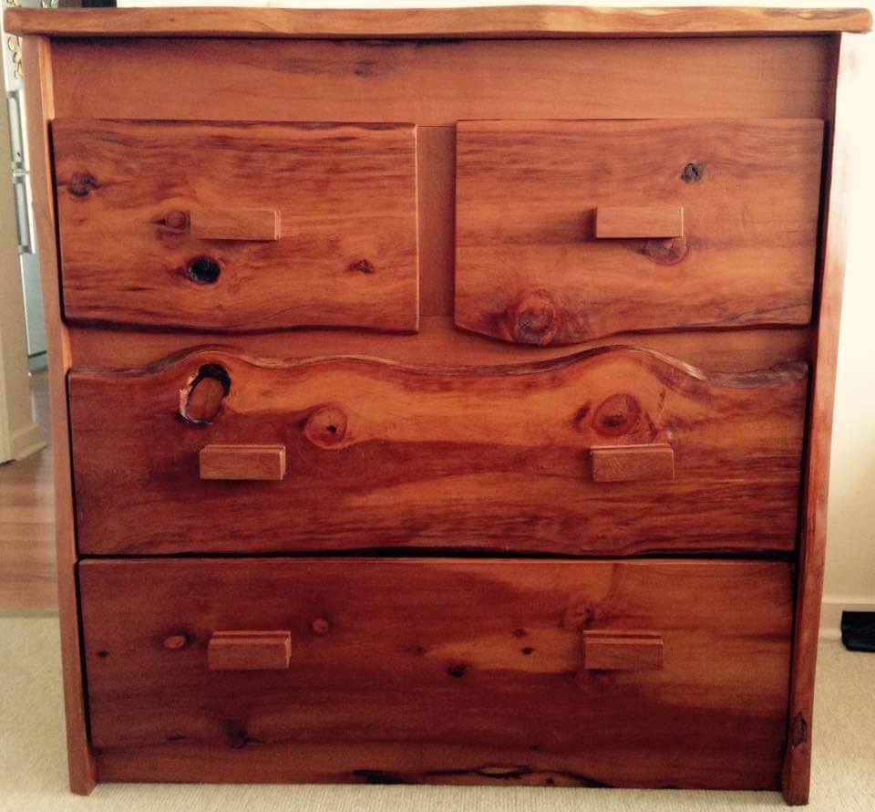 Muebles de Alerce Rustico