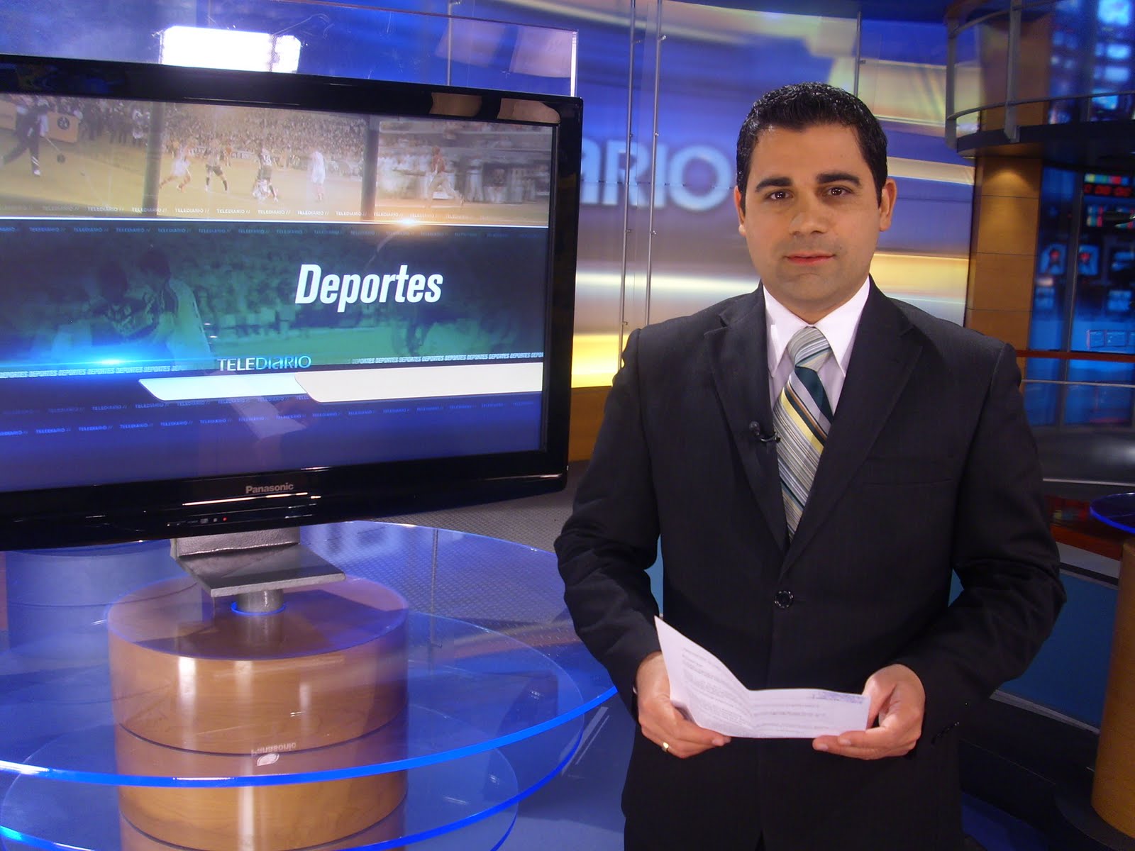 Abel Álvarez Abel Álvarez en Telediario de Multimedios Televisión