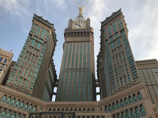 7 Jam Dinding Terbesar Di Dunia, Posisi Pertama Letaknya Ada Di Arab Saudi
