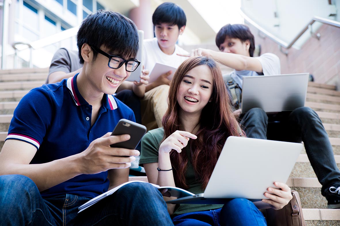 Mempersiapkan Generasi Muda Desa Papayan Menghadapi Tantangan Digitalisasi Melalui Pelatihan