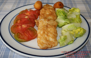  61º Menú, Crema de clabacin, <strong>Medallones</strong> de <strong>merluza</strong> a la romana con ensalda, fruta del tiempo (DM) 