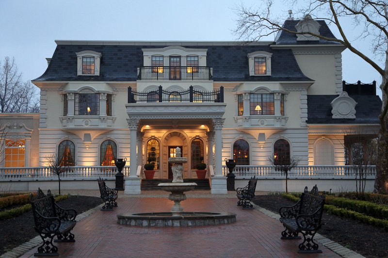 Rose Petals and Lace Floral Designers Ashford Estate Amazing new venue!