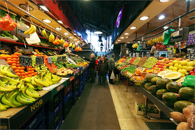 رد: سوق بوكيريا في مدينة برشلونة, روعه الالوان والتصميم.