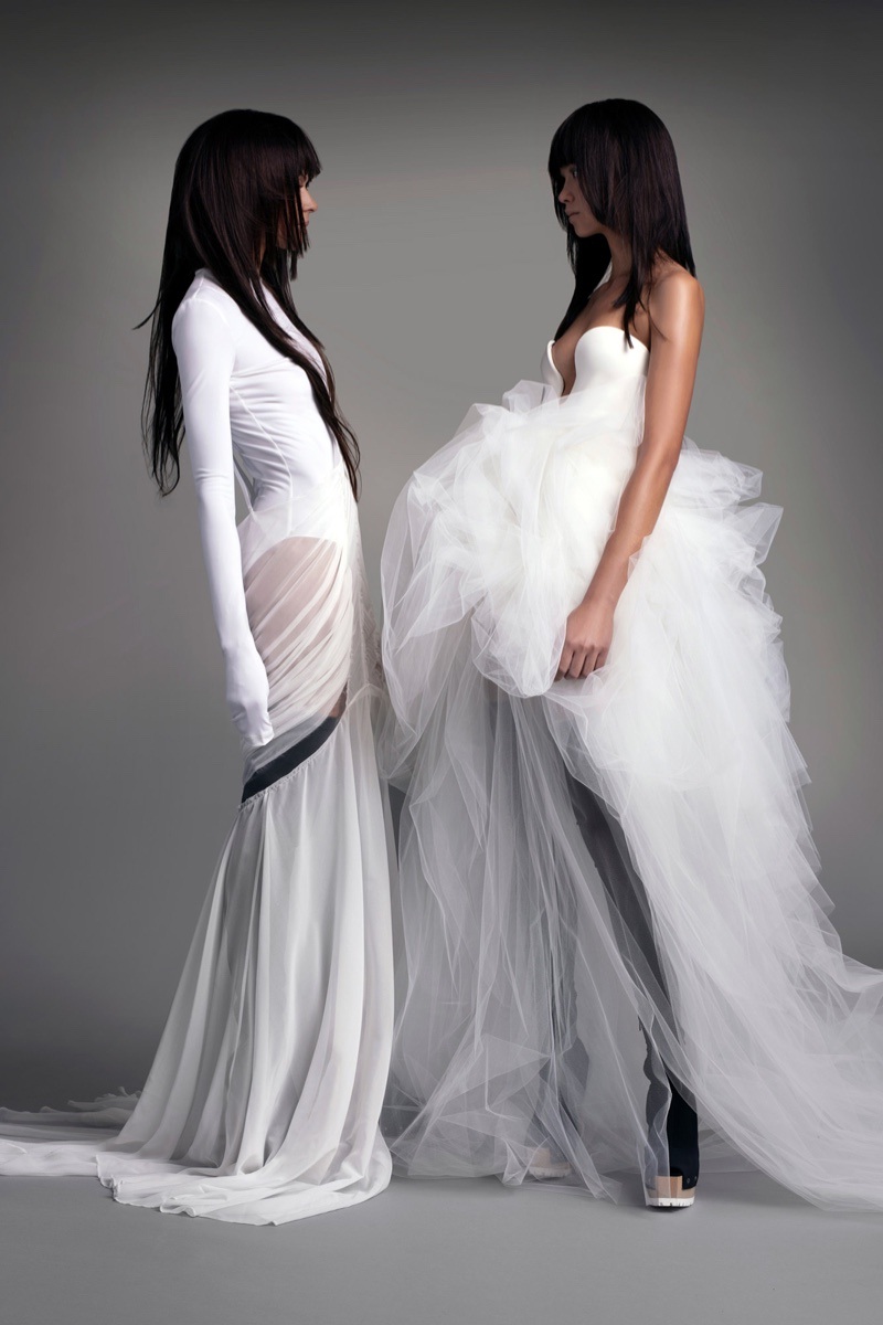 Hily Designs: Los vestidos de Vera Wang otoño de 2021 tienen un estilo muy particular