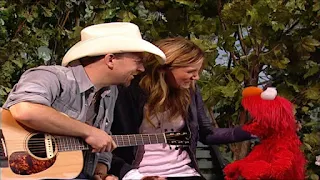 celebrity, Sugarland and Elmo sing songs, Sesame Street Episode 4316 Finishing the Splat season 43