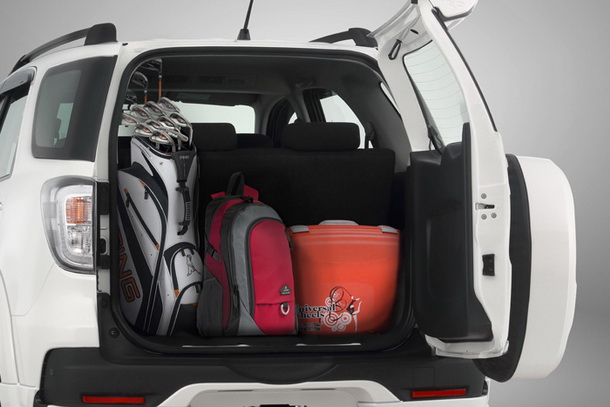 Bagasi Toyota New Rush yang sangat lapang Bagasi Toyota New Rush yang sangat lapang