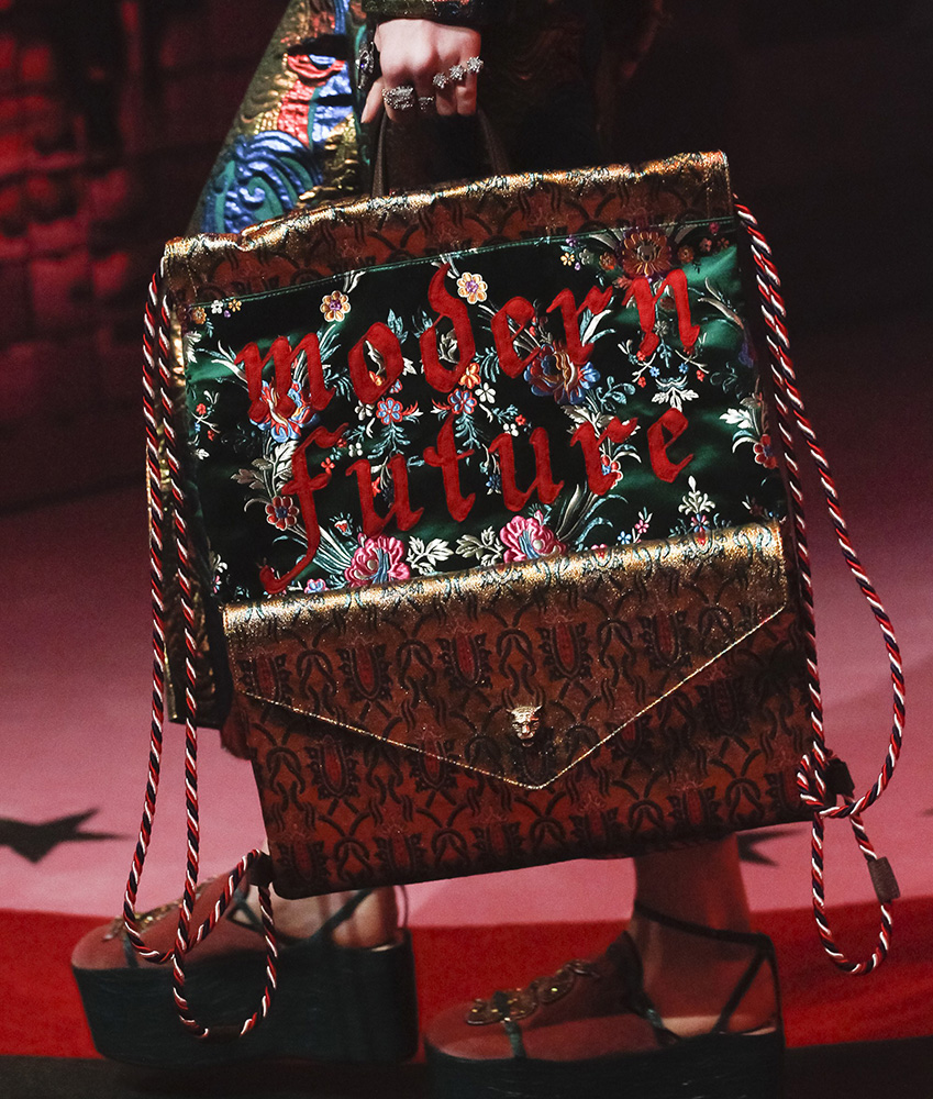 fashion in my wardrobe: A Sumptuous and Detailed Handbag by Gucci
