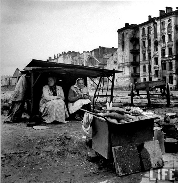 Varsovia+1945 - Poesia Online