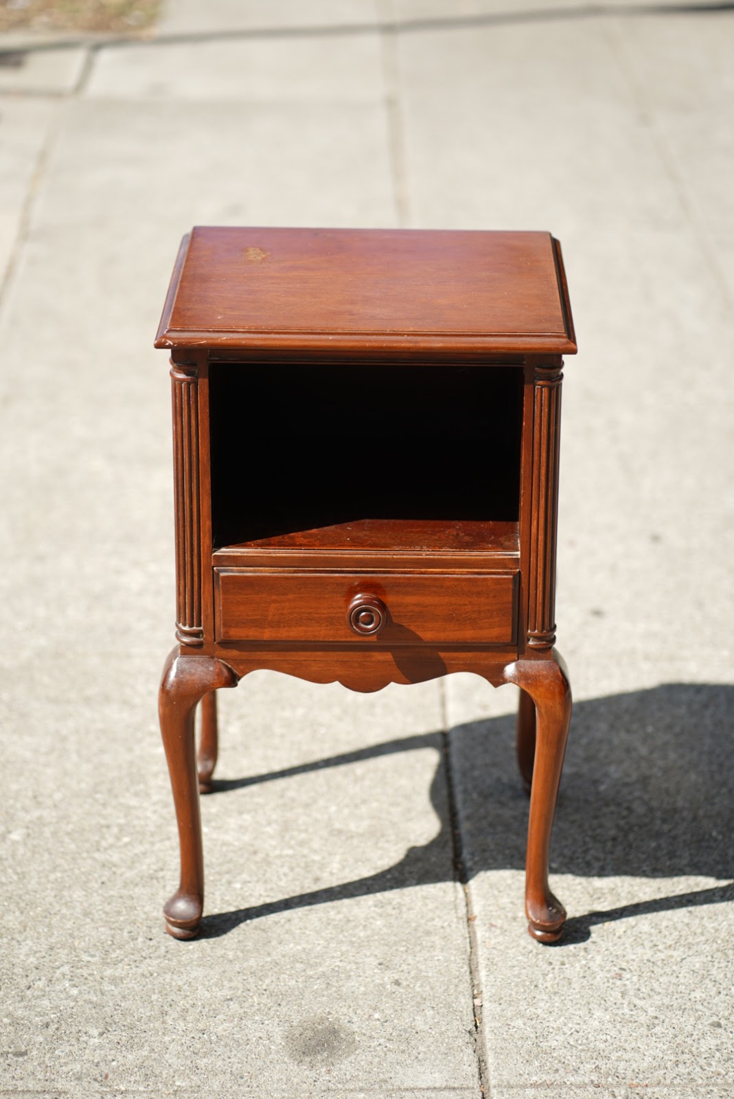 UHURU FURNITURE & COLLECTIBLES **SOLD** 30811 Vintage Mahogany 14" x 28" Tall x 18" wide