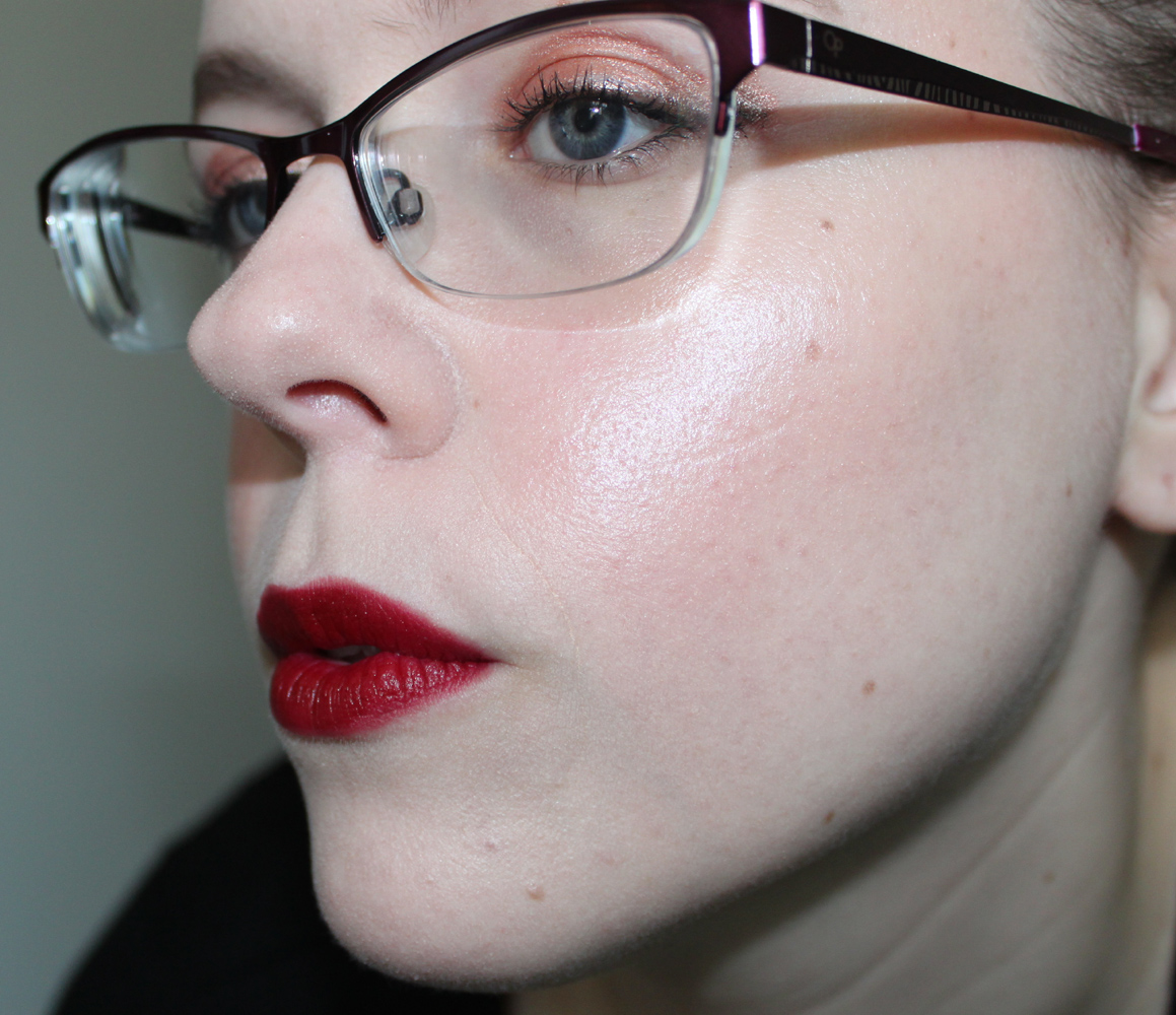 laden terug het internet Bad Outfit, Great Lipstick: REVIEW: Burberry Fresh Glow Luminous Fluid Base