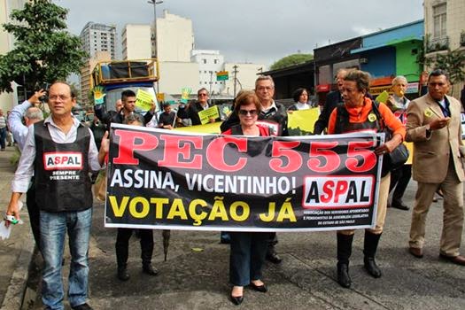 PEC 555: Vamos fazer um tuitaço:  #assinavicentinho