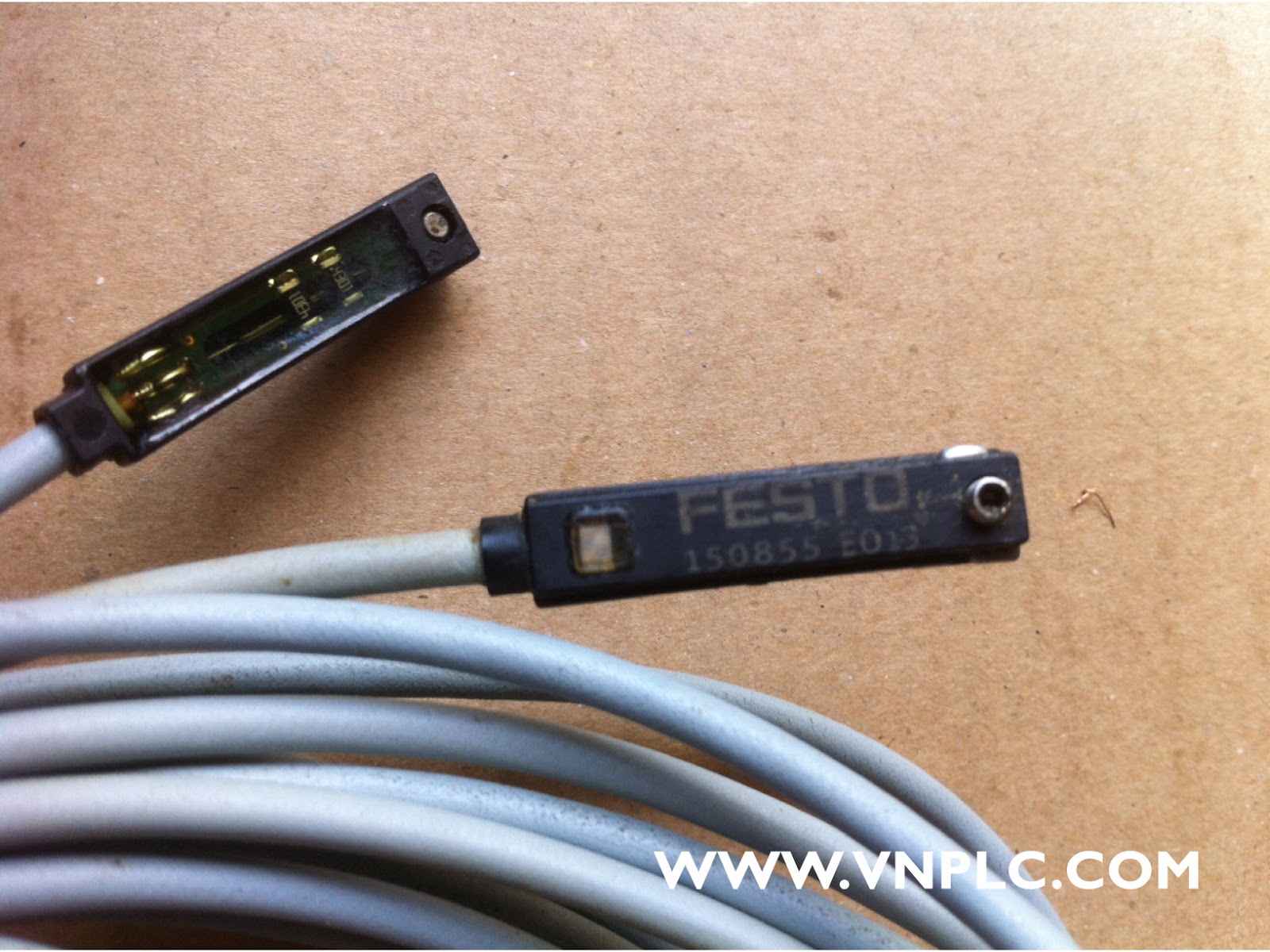 Cảm biến Festo SME-8-K-LED-24 - VNPLC.COM - Mua bán PLC, HMI, Biến tần ...