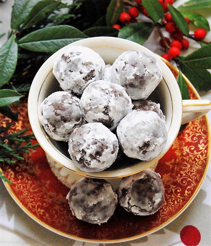 Rum Balls with Spiced Rum | The Kitchen is My Playground