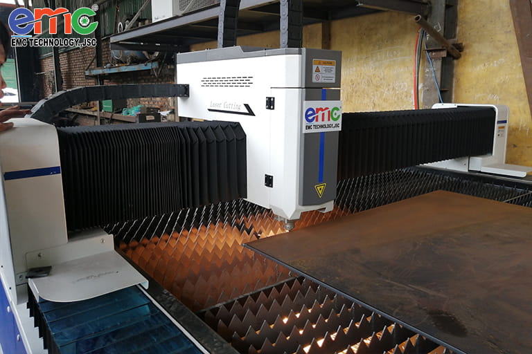 Lắp đặt máy cắt laser EMC-2060 Basic tại cơ khí Thông Thoa, Thạch Thất, Hà Nội.